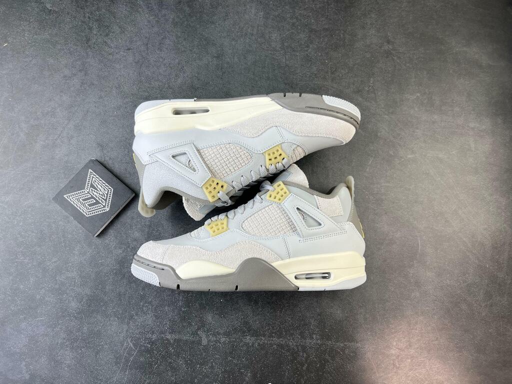 Nike Air Jordan 4 Retro SE Craft Photon Dust
