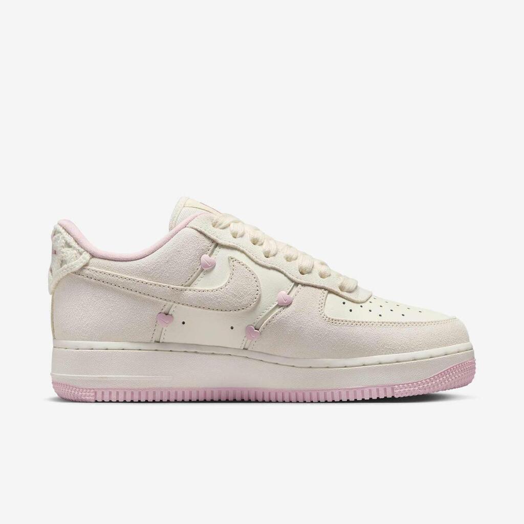Nike Air Force 1 '07 LX Feminino