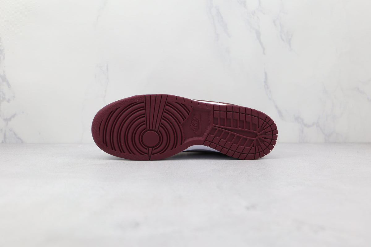 Tênis Nike Dunk Low Bordeaux
